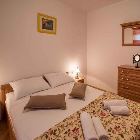 Apartments In Vrbnik/Insel Krk 13597 Экстерьер фото