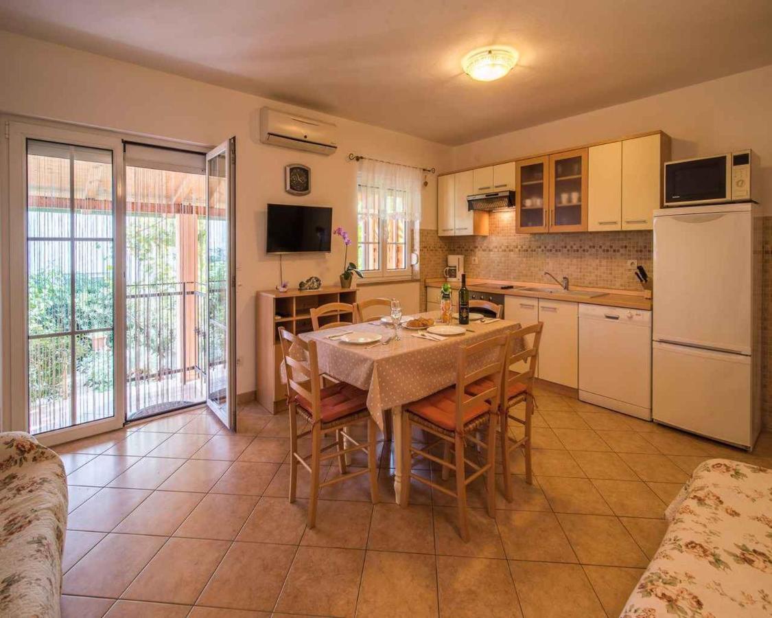 Apartments In Vrbnik/Insel Krk 13597 Экстерьер фото