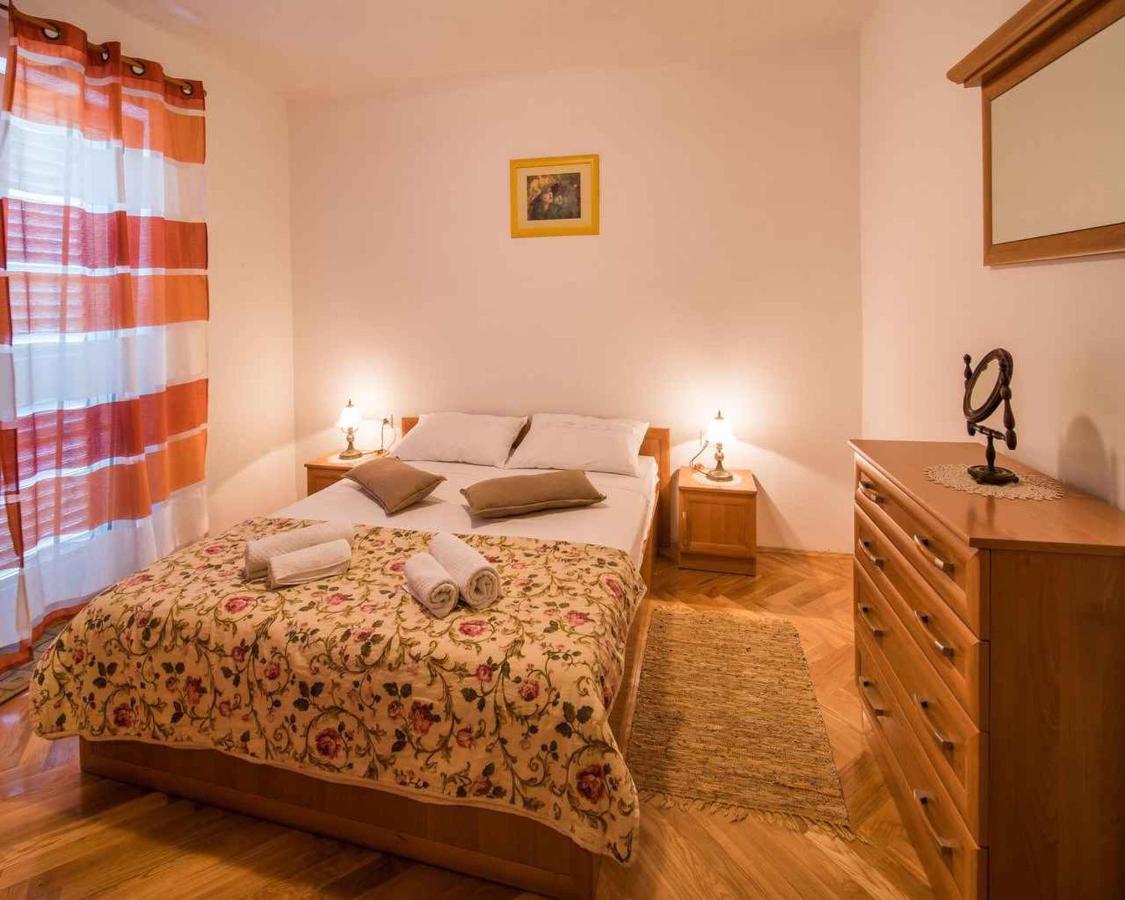 Apartments In Vrbnik/Insel Krk 13597 Экстерьер фото