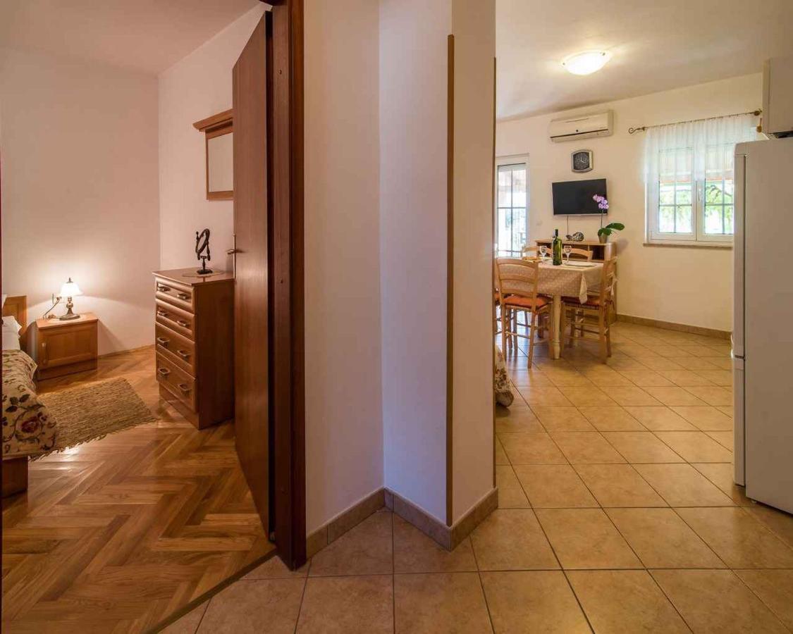 Apartments In Vrbnik/Insel Krk 13597 Экстерьер фото