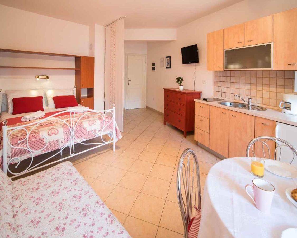 Apartments In Vrbnik/Insel Krk 13597 Экстерьер фото