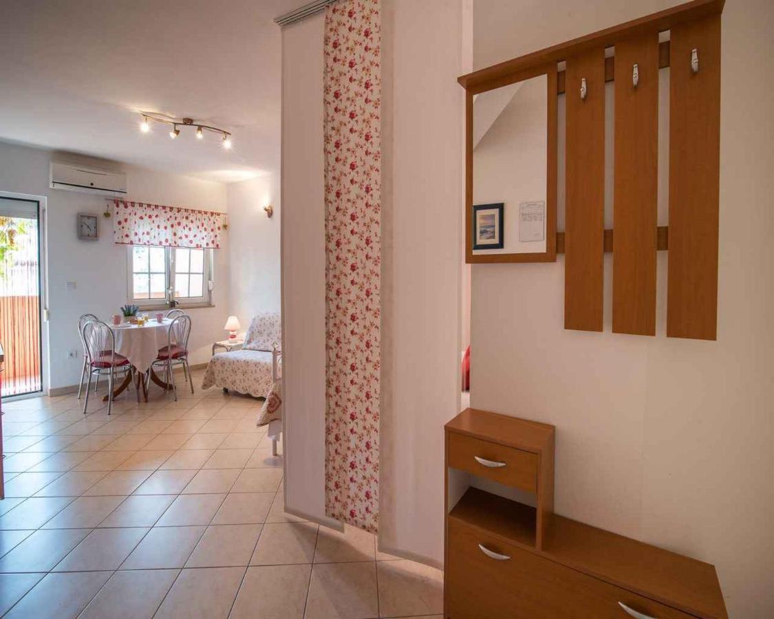 Apartments In Vrbnik/Insel Krk 13597 Экстерьер фото