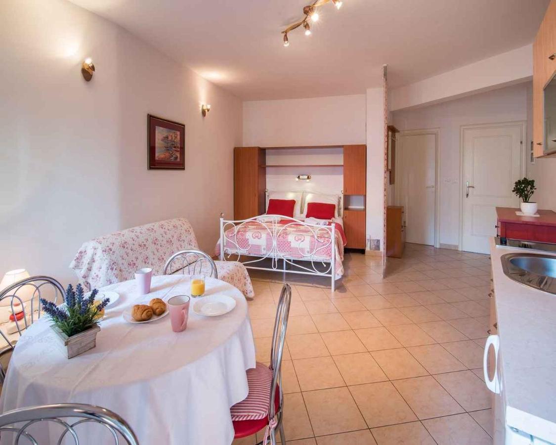 Apartments In Vrbnik/Insel Krk 13597 Экстерьер фото